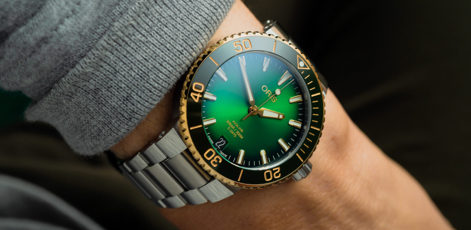 часы Oris Aquis Date Calibre 400 41.5 mm Bi-Colour