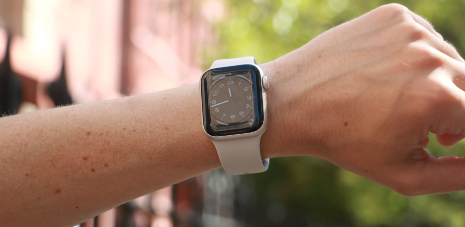 часы Apple Watch SE (2-е поколение)